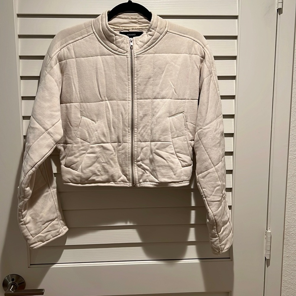 Forever 21 womens Quilted cropped bomber jacket